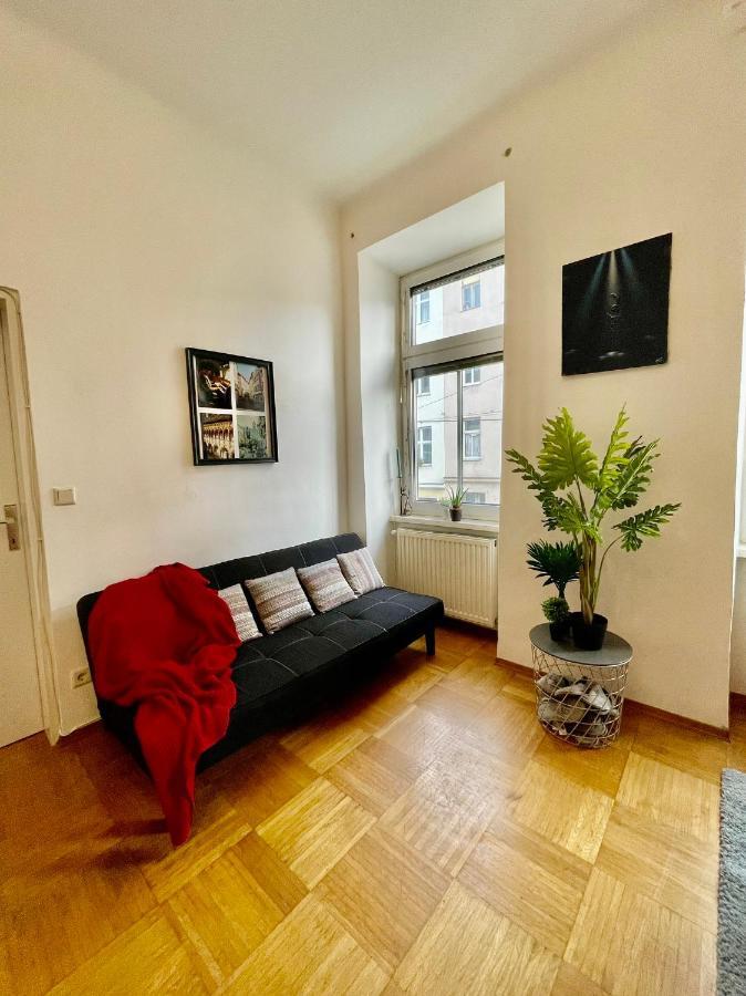 Nice Apartment Close To City Center Відень Екстер'єр фото