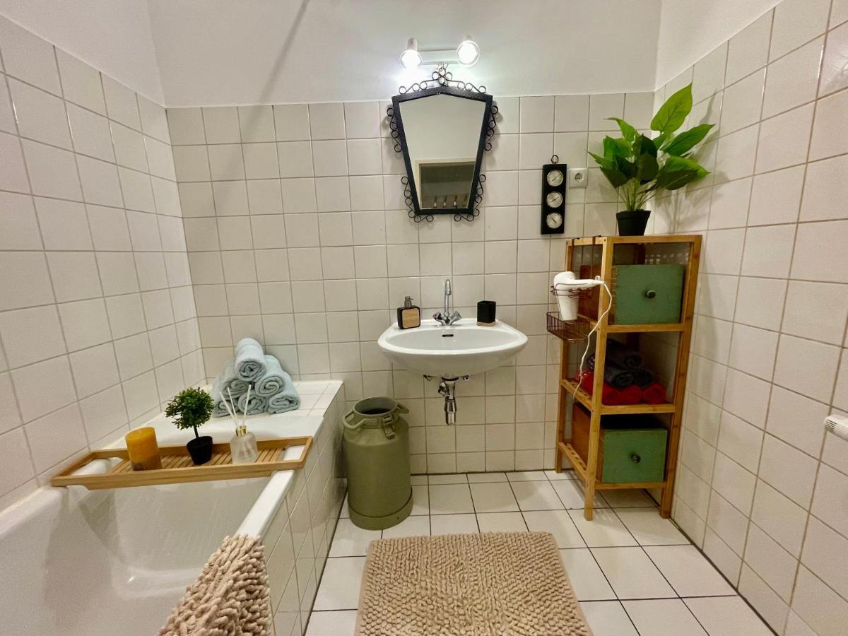 Nice Apartment Close To City Center Відень Екстер'єр фото