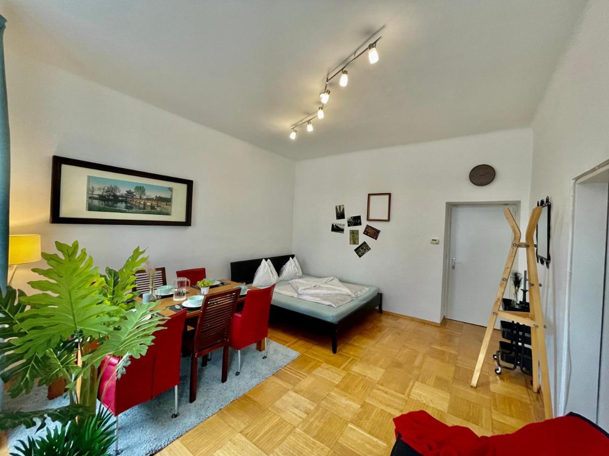 Nice Apartment Close To City Center Відень Екстер'єр фото