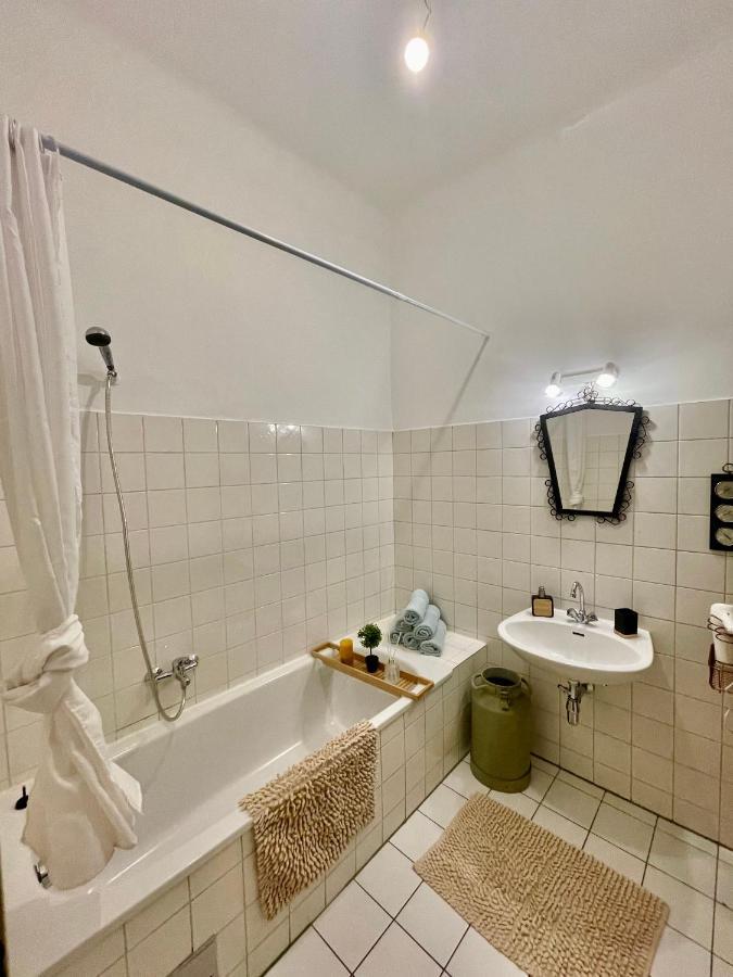 Nice Apartment Close To City Center Відень Екстер'єр фото