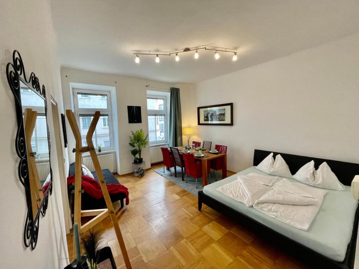 Nice Apartment Close To City Center Відень Екстер'єр фото