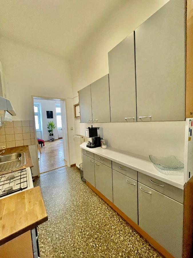 Nice Apartment Close To City Center Відень Екстер'єр фото