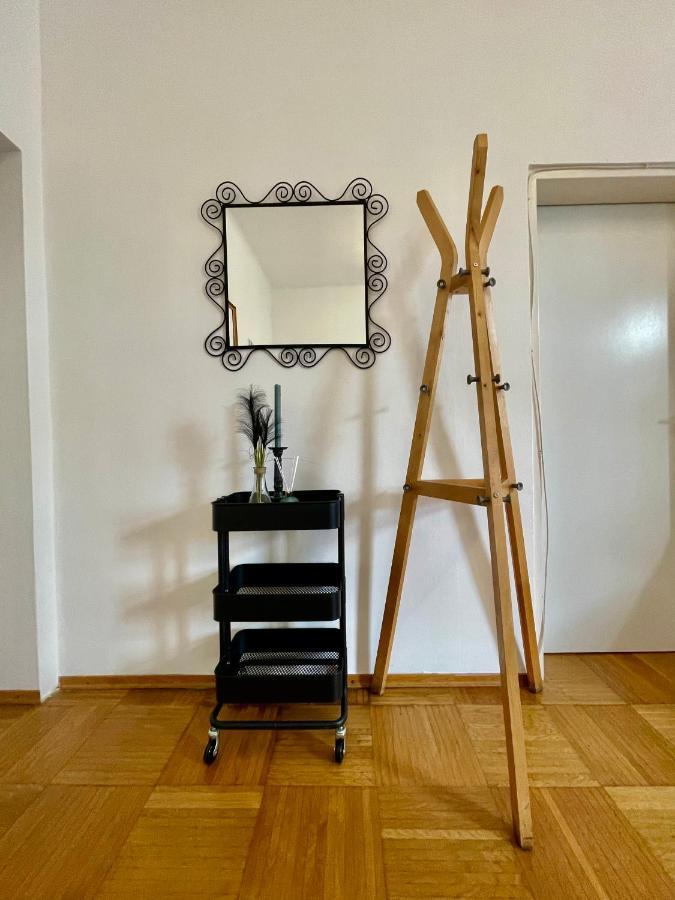 Nice Apartment Close To City Center Відень Екстер'єр фото